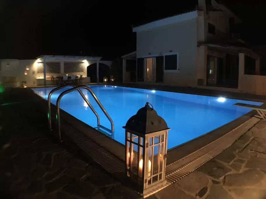 Villa Costa Hydra Plépi 外观 照片